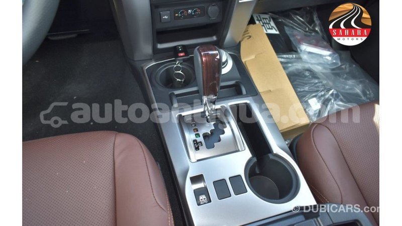 Big with watermark toyota hiace antigua import dubai 1751