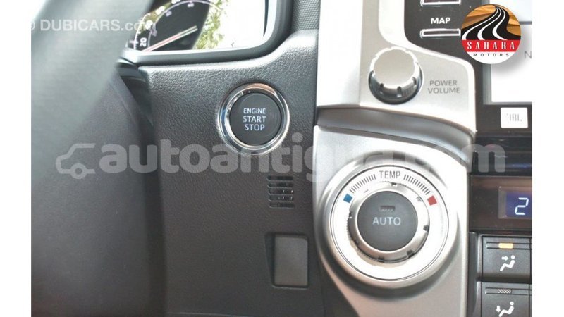 Big with watermark toyota hiace antigua import dubai 1751