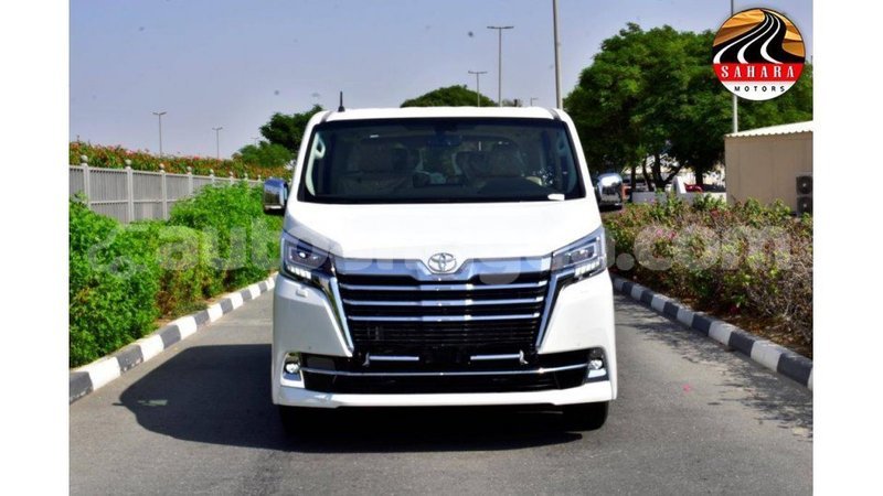 Big with watermark toyota granvia antigua import dubai 1753