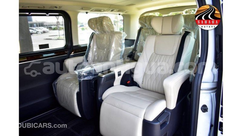 Big with watermark toyota granvia antigua import dubai 1753