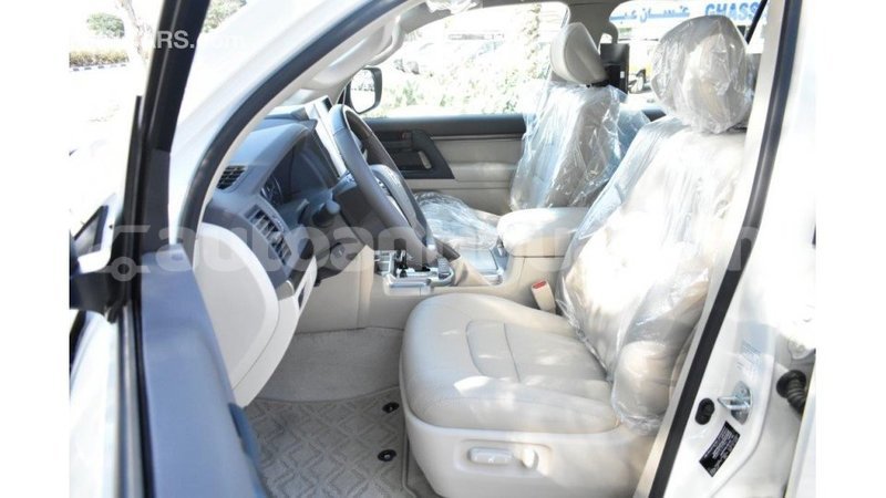 Big with watermark toyota land cruiser antigua import dubai 1754