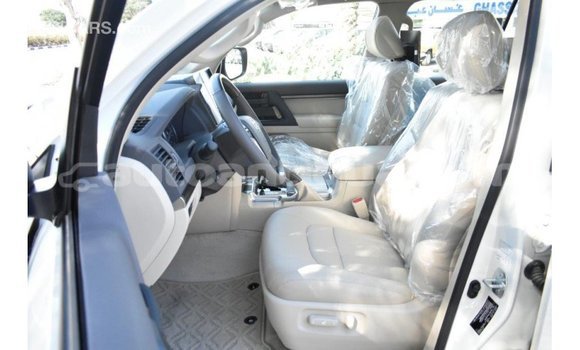 Buy Import Toyota Land Cruiser White Car in Import - Dubai in Antigua Buy Import Toyota Land Cruiser White Car in Import - Dubai in Antigua