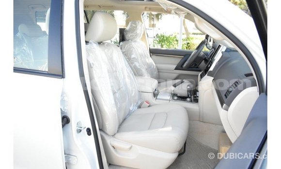 Buy Import Toyota Land Cruiser White Car in Import - Dubai in Antigua Buy Import Toyota Land Cruiser White Car in Import - Dubai in Antigua