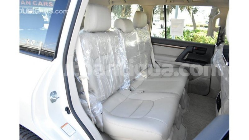 Big with watermark toyota land cruiser antigua import dubai 1754