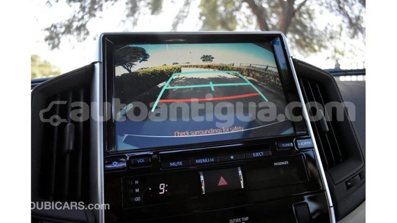 Big with watermark toyota land cruiser antigua import dubai 1754