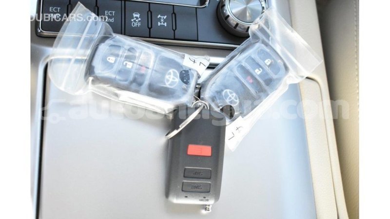 Big with watermark toyota land cruiser antigua import dubai 1754