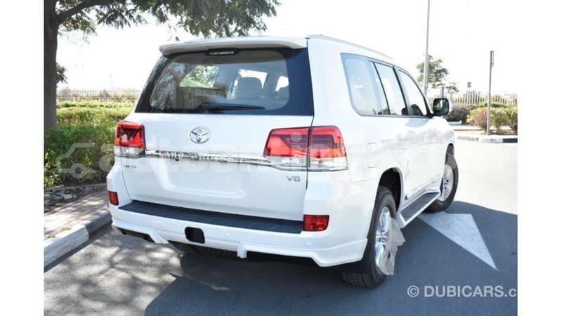 Big with watermark toyota land cruiser antigua import dubai 1754