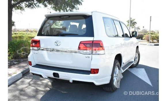 Buy Import Toyota Land Cruiser White Car in Import - Dubai in Antigua Buy Import Toyota Land Cruiser White Car in Import - Dubai in Antigua