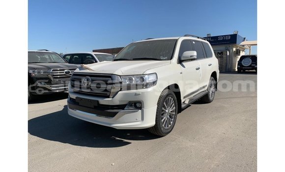 Buy Import Toyota Land Cruiser White Car in Import - Dubai in Antigua Buy Import Toyota Land Cruiser White Car in Import - Dubai in Antigua