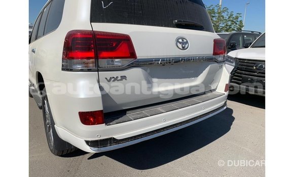 Buy Import Toyota Land Cruiser White Car in Import - Dubai in Antigua Buy Import Toyota Land Cruiser White Car in Import - Dubai in Antigua