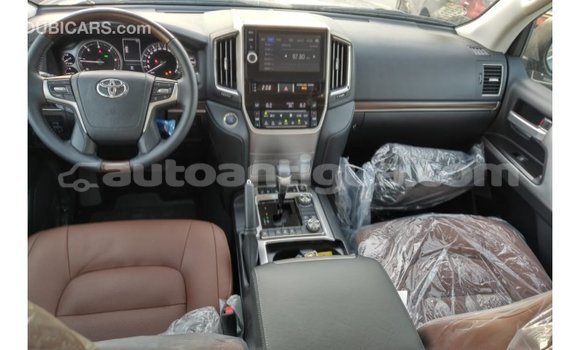 Buy Import Toyota Land Cruiser White Car in Import - Dubai in Antigua Buy Import Toyota Land Cruiser White Car in Import - Dubai in Antigua