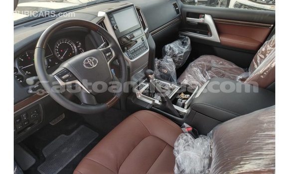 Buy Import Toyota Land Cruiser White Car in Import - Dubai in Antigua Buy Import Toyota Land Cruiser White Car in Import - Dubai in Antigua