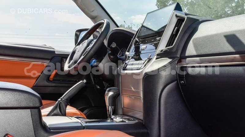 Big with watermark toyota land cruiser antigua import dubai 1779