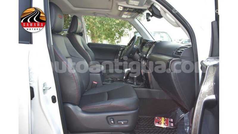 Big with watermark toyota hiace antigua import dubai 1782