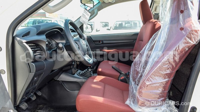 Big with watermark toyota hilux antigua import dubai 1788