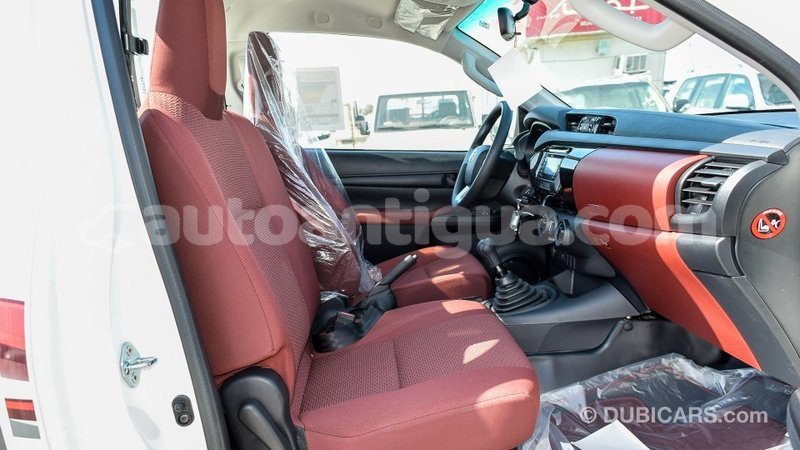 Big with watermark toyota hilux antigua import dubai 1788