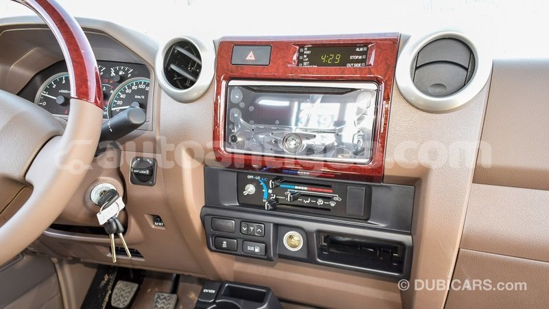 Big with watermark toyota land cruiser antigua import dubai 1790