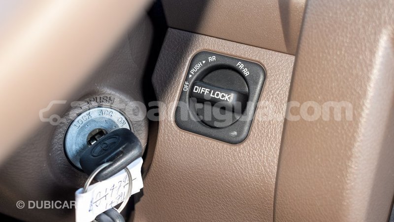 Big with watermark toyota land cruiser antigua import dubai 1790