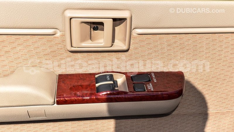 Big with watermark toyota land cruiser antigua import dubai 1790