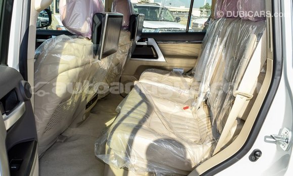 Buy Import Toyota Land Cruiser White Car in Import - Dubai in Antigua Buy Import Toyota Land Cruiser White Car in Import - Dubai in Antigua
