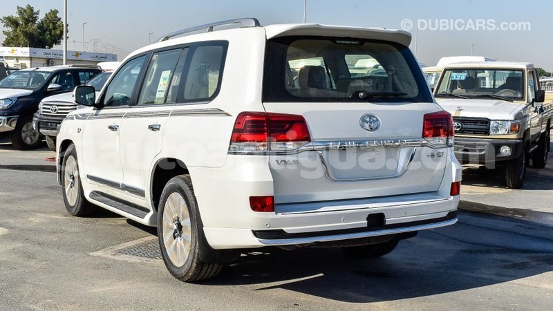 Big with watermark toyota land cruiser antigua import dubai 1791