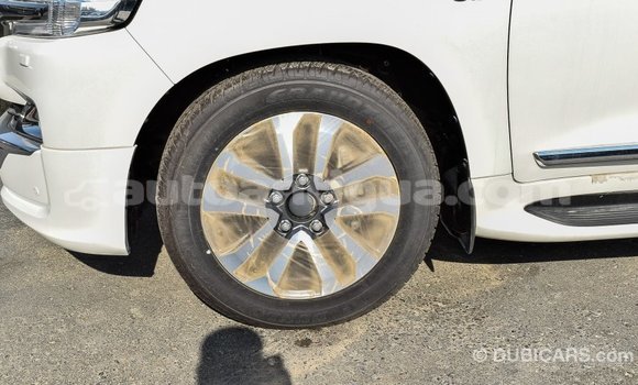 Buy Import Toyota Land Cruiser White Car in Import - Dubai in Antigua Buy Import Toyota Land Cruiser White Car in Import - Dubai in Antigua