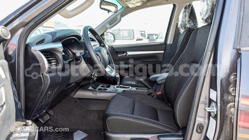 Big with watermark toyota hilux antigua import dubai 1795