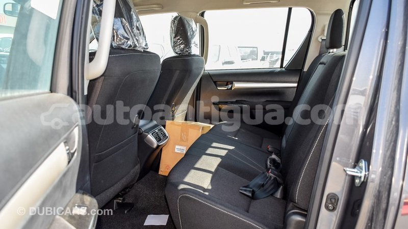 Big with watermark toyota hilux antigua import dubai 1795