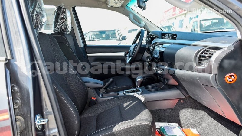 Big with watermark toyota hilux antigua import dubai 1795
