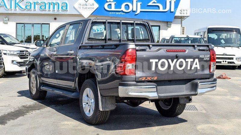 Big with watermark toyota hilux antigua import dubai 1795