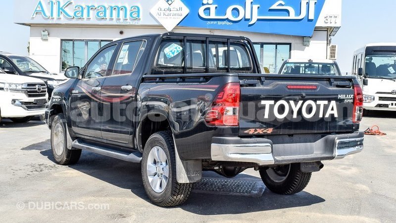 Big with watermark toyota hilux antigua import dubai 1796