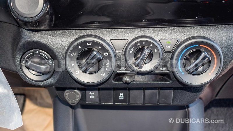 Big with watermark toyota hilux antigua import dubai 1797