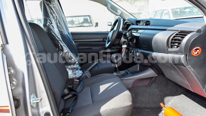 Big with watermark toyota hilux antigua import dubai 1797
