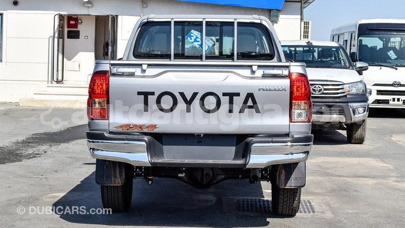 Big with watermark toyota hilux antigua import dubai 1797