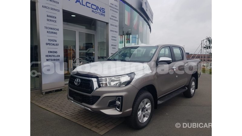 Big with watermark toyota hilux antigua import dubai 1801