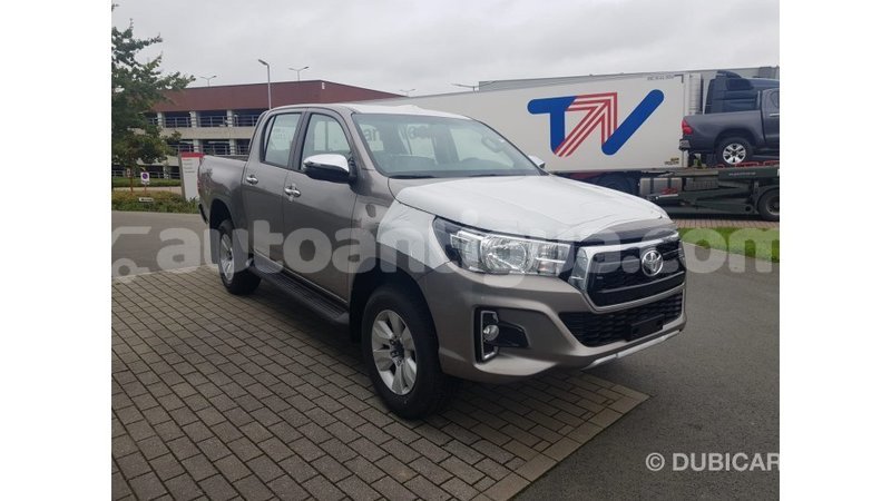 Big with watermark toyota hilux antigua import dubai 1801