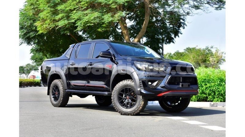 Big with watermark toyota hilux antigua import dubai 1802