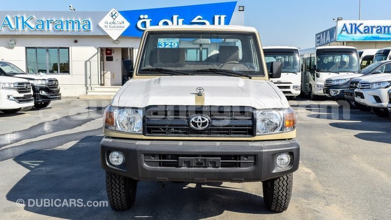 Big with watermark toyota land cruiser antigua import dubai 1803