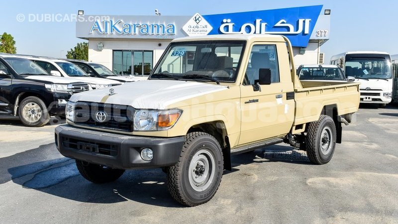 Big with watermark toyota land cruiser antigua import dubai 1803