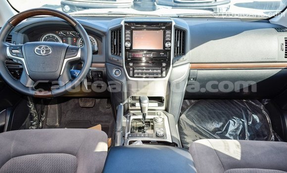 Buy Import Toyota Land Cruiser White Car in Import - Dubai in Antigua Buy Import Toyota Land Cruiser White Car in Import - Dubai in Antigua