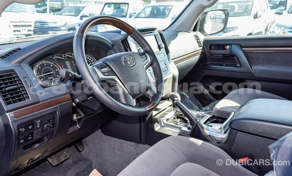Buy Import Toyota Land Cruiser White Car in Import - Dubai in Antigua Buy Import Toyota Land Cruiser White Car in Import - Dubai in Antigua