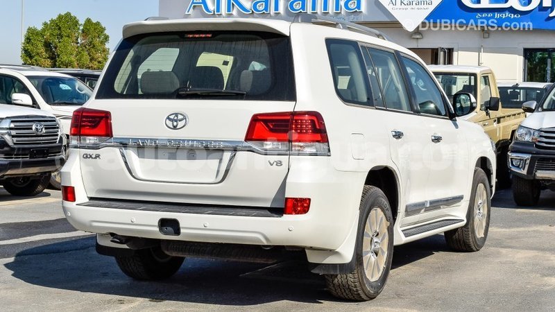 Big with watermark toyota land cruiser antigua import dubai 1804