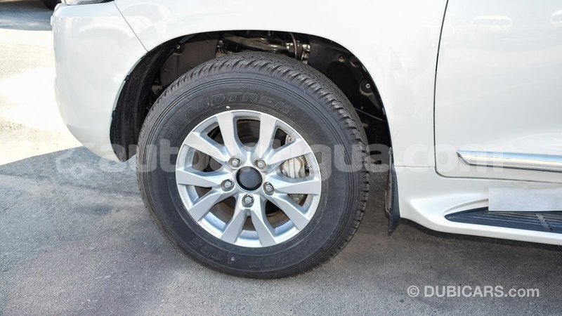 Big with watermark toyota land cruiser antigua import dubai 1804