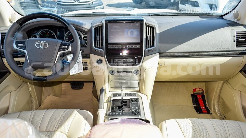 Big with watermark toyota land cruiser antigua import dubai 1805