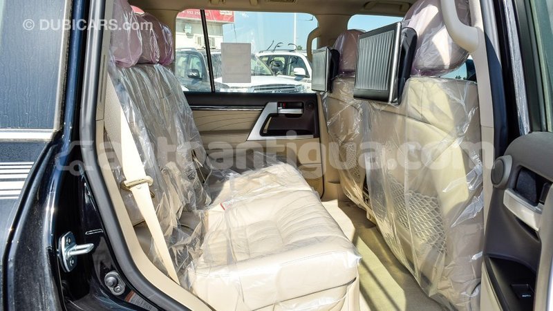 Big with watermark toyota land cruiser antigua import dubai 1805