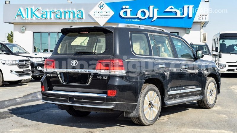 Big with watermark toyota land cruiser antigua import dubai 1805