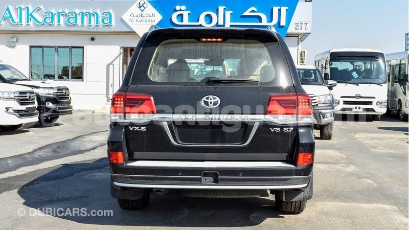 Big with watermark toyota land cruiser antigua import dubai 1805