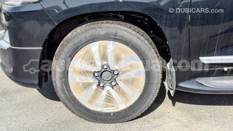 Big with watermark toyota land cruiser antigua import dubai 1805