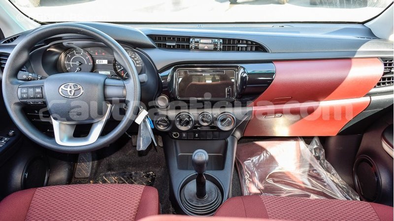 Big with watermark toyota hilux antigua import dubai 1807