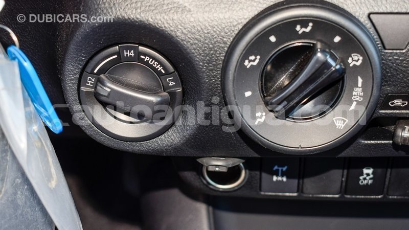 Big with watermark toyota hilux antigua import dubai 1807